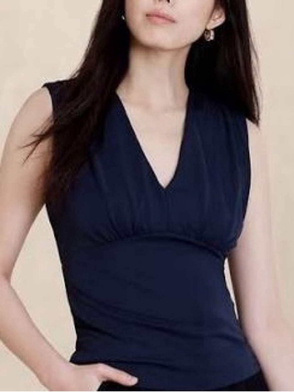Banana Republic Navy shirred V-Neck Sleeveless Tank Size medium